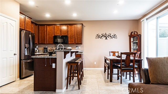 Detail Gallery Image 8 of 39 For 17613 Cedrela Way, San Bernardino,  CA 92407 - 4 Beds | 2/1 Baths