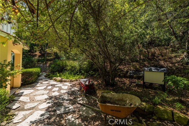 Detail Gallery Image 23 of 35 For 2027 N Highland Ave, Los Angeles,  CA 90068 - 6 Beds | 3 Baths