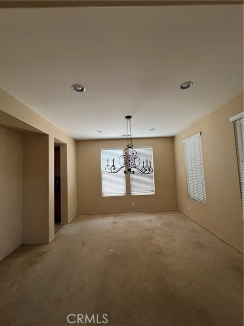 6686 Sand Dunes Street, Eastvale CA: https://media.crmls.org/medias/28c340b4-222a-4d0f-903a-fe024cde39a4.jpg