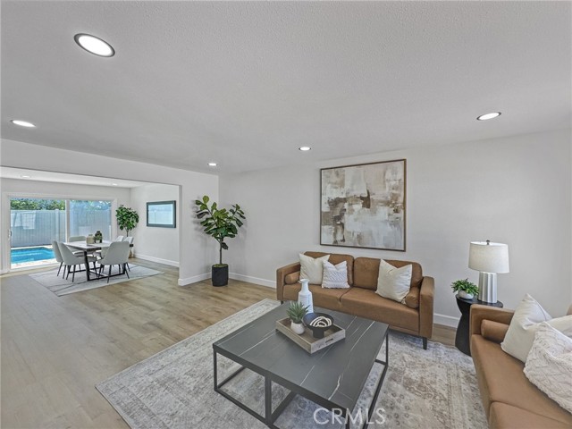 26862 Salazar Drive, Mission Viejo CA: https://media.crmls.org/medias/28c352c3-527d-4f7c-8c2c-d85fe7409555.jpg