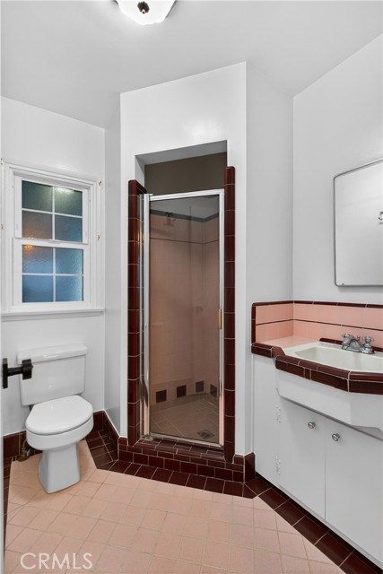 Detail Gallery Image 7 of 16 For 5007 Canoga Avenue, Woodland Hills,  CA 91364 - 3 Beds | 2 Baths