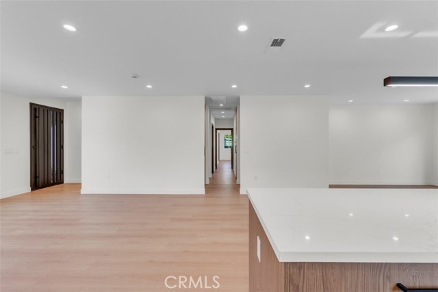 11240 Lull Street, Sun Valley CA: https://media.crmls.org/medias/28c366f5-84a9-4474-aa03-838254cf2d8c.jpg