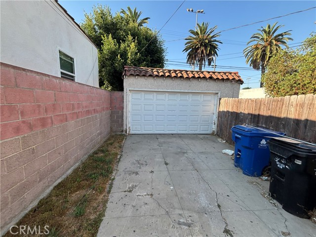 1626 W 60th Place, Los Angeles CA: https://media.crmls.org/medias/28c3b273-3385-48f1-a440-d28d3c5f9c8b.jpg