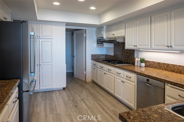 Detail Gallery Image 4 of 28 For 2175 Vista Entrada, Newport Beach,  CA 92660 - 3 Beds | 2/1 Baths