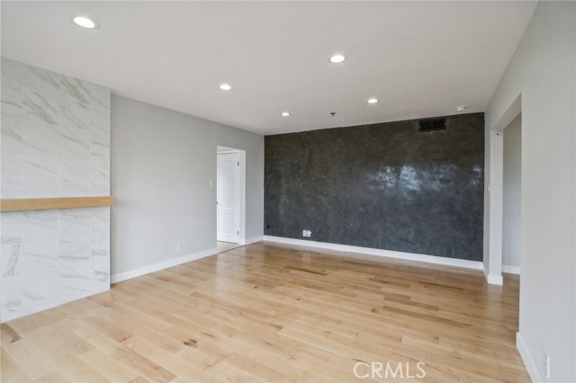 Detail Gallery Image 13 of 56 For 3600 Multiview Dr, Los Angeles,  CA 90068 - 3 Beds | 2 Baths