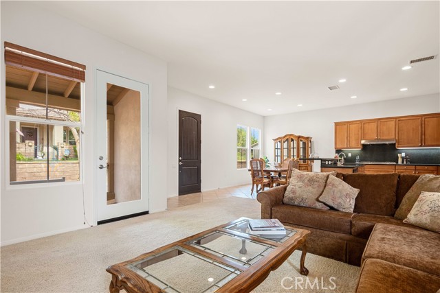 Detail Gallery Image 11 of 26 For 23812 Champer Ct, Valencia,  CA 91354 - 2 Beds | 2 Baths