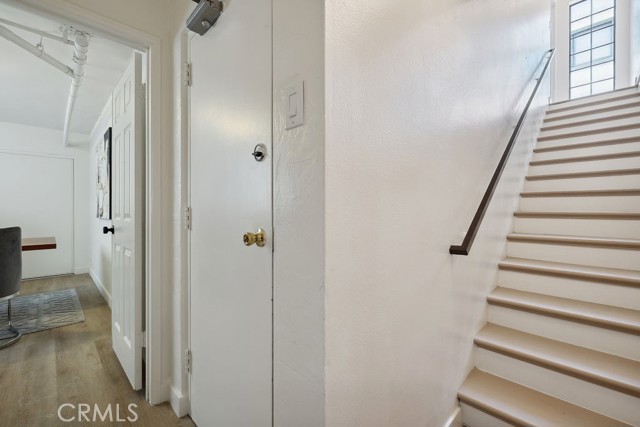 6101 Fulton Avenue, Van Nuys CA: https://media.crmls.org/medias/28c4c211-2b15-42ba-8dce-783efca4e3e7.jpg