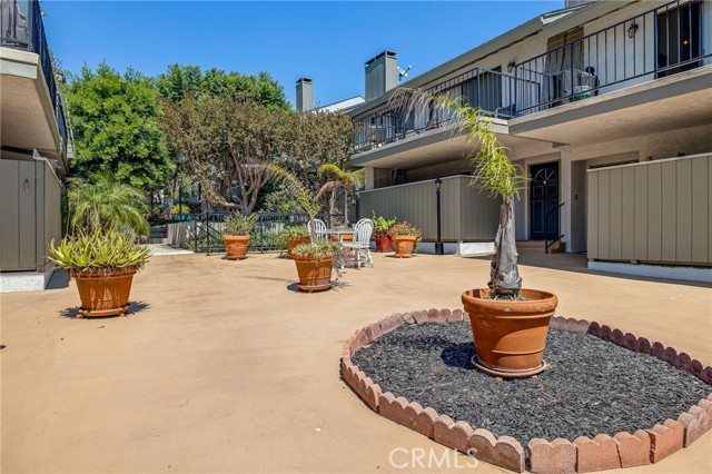 222 Irena, Redondo Beach, California 90277, 2 Bedrooms Bedrooms, ,2 BathroomsBathrooms,Residential,Sold,Irena,PV23200873