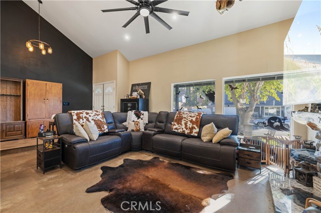 Detail Gallery Image 5 of 44 For 28975 Lotusgarden, Canyon Country,  CA 91387 - 4 Beds | 3 Baths