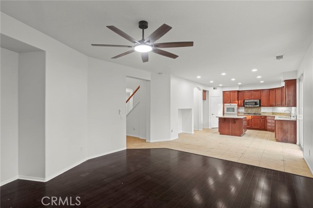 Detail Gallery Image 10 of 46 For 12 via De La Valle, Lake Elsinore,  CA 92532 - 5 Beds | 3 Baths