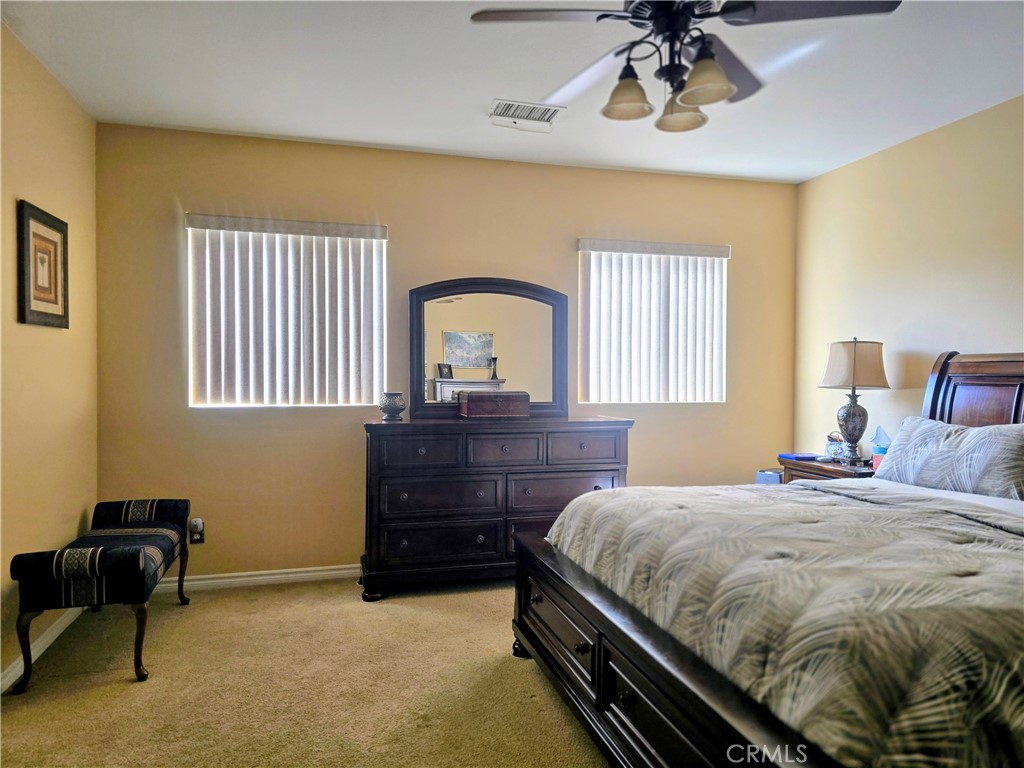 https://media.crmls.org/medias/28c6bc96-4eff-4c11-bd88-4717ee1cb56c.jpg?preset=X-Large