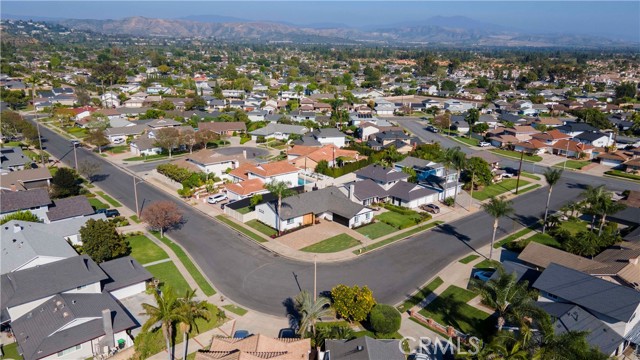 Detail Gallery Image 9 of 44 For 1701 Saybrook, Tustin,  CA 92780 - 3 Beds | 2 Baths