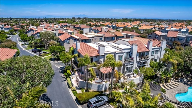 19325 Peachtree Lane, Huntington Beach CA: https://media.crmls.org/medias/28c863d6-dcf3-4f68-8ff5-6037a1633217.jpg