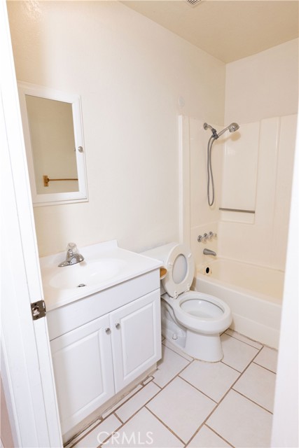 Detail Gallery Image 10 of 13 For 9035 Calle Escorial, Desert Hot Springs,  CA 92240 - 3 Beds | 2 Baths