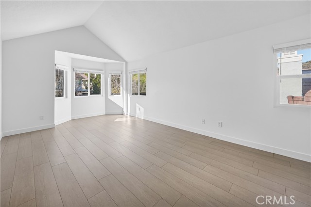 Detail Gallery Image 21 of 42 For 26921 Terri Dr, Canyon Country,  CA 91351 - 3 Beds | 2/1 Baths