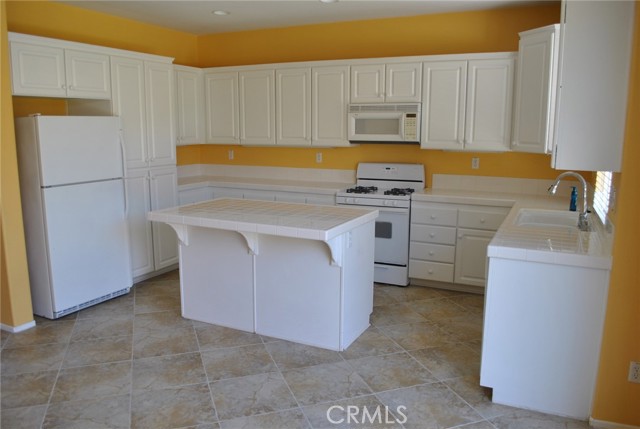 27520 Nellie Court, Temecula CA: https://media.crmls.org/medias/28c92425-f24e-4fe7-8047-aa1becec0ff9.jpg