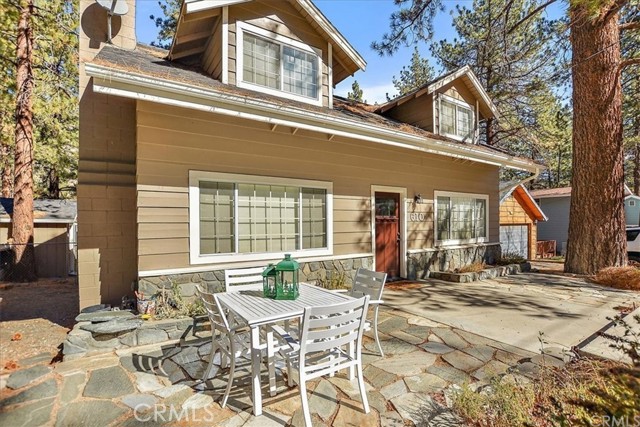 610 Mountain View Avenue, Wrightwood CA: https://media.crmls.org/medias/28c97bdf-c629-4586-86f3-7e8013a825a8.jpg