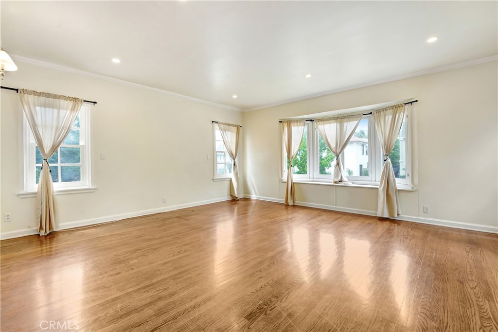 MLS #OC25224176 image #16