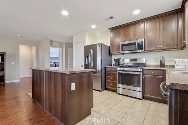 Detail Gallery Image 13 of 34 For 3086 Hawthorne Rd, Perris,  CA 92571 - 3 Beds | 2 Baths