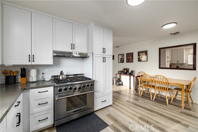 18557 Napa Street, Northridge CA: https://media.crmls.org/medias/28c9fe2a-7448-469c-9226-15a796d0174c.jpg