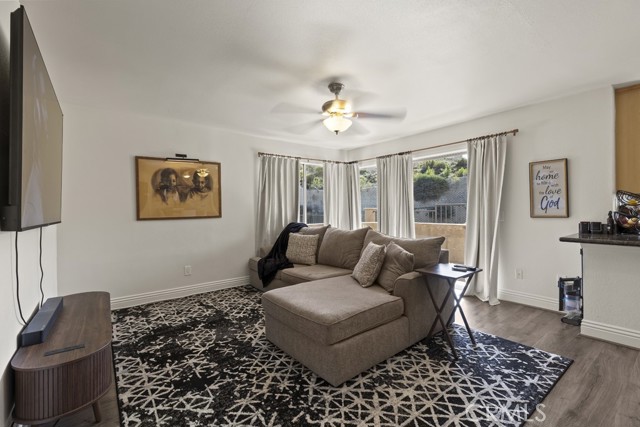 Detail Gallery Image 13 of 31 For 2320 Del Mar #102,  Corona,  CA 92882 - 1 Beds | 1 Baths