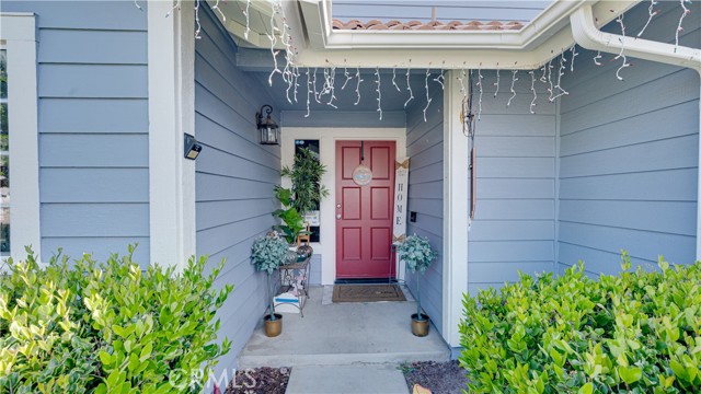 19450 Sweetwood Lane, Lake Elsinore CA: https://media.crmls.org/medias/28ca7fb6-3176-45e8-a1d0-c90d67c23af4.jpg