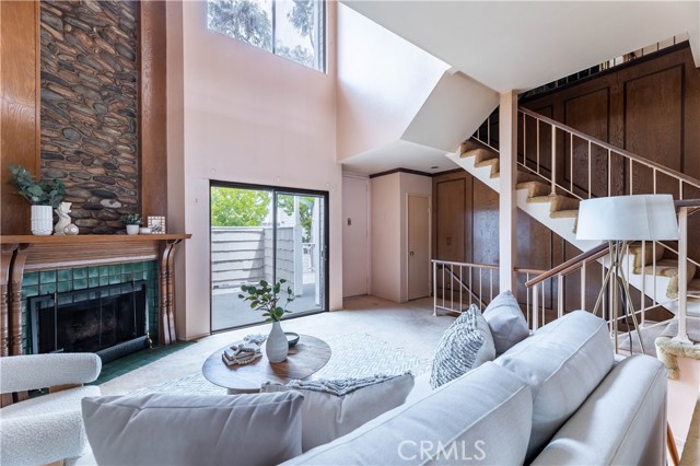Detail Gallery Image 1 of 1 For 4658 Don Lorenzo Dr., Los Angeles,  CA 90008 - 2 Beds | 2 Baths