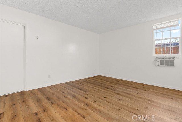 Detail Gallery Image 23 of 26 For 8649 Sunland Bld #5,  Sun Valley,  CA 91352 - 2 Beds | 1 Baths