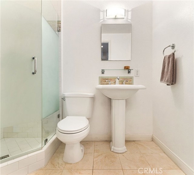 Detail Gallery Image 8 of 21 For 235 62nd St, Newport Beach,  CA 92663 - 3 Beds | 3 Baths