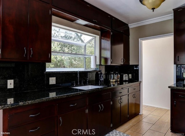 Detail Gallery Image 9 of 9 For 11652 Picturesque Dr, Studio City,  CA 91604 - 3 Beds | 1 Baths