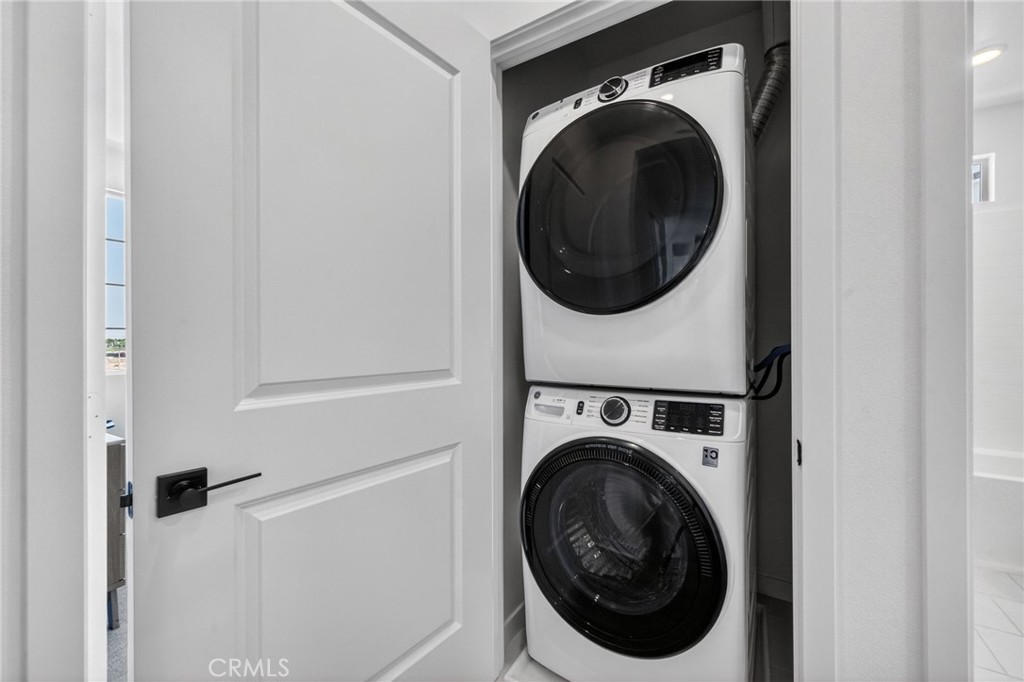 https://media.crmls.org/medias/28cd94e4-189a-4bed-b827-e612637ecad7.jpg?preset=X-Large