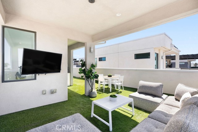 608 Malibu, Costa Mesa CA: https://media.crmls.org/medias/28cdc035-963f-4b4e-9b78-42a0e0eda523.jpg
