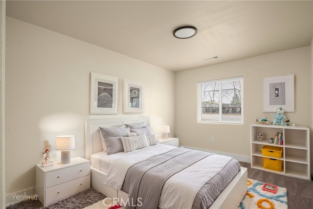 Detail Gallery Image 12 of 26 For 690 Brentwood Dr, Bakersfield,  CA 93306 - 4 Beds | 2 Baths