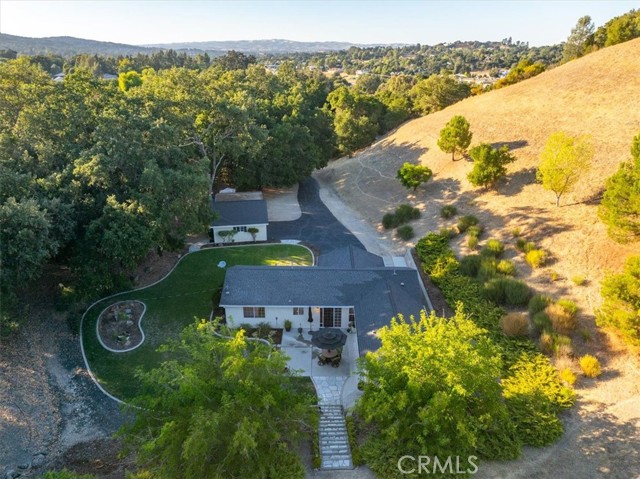 6205 San Anselmo Road, Atascadero CA: https://media.crmls.org/medias/28ce0533-b1dd-4232-9281-14f28c7a77b8.jpg
