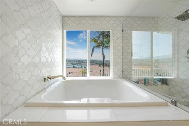 22792 Orellana, Mission Viejo CA: https://media.crmls.org/medias/28ce7340-c0f6-4ebb-87e4-1697021f33fe.jpg