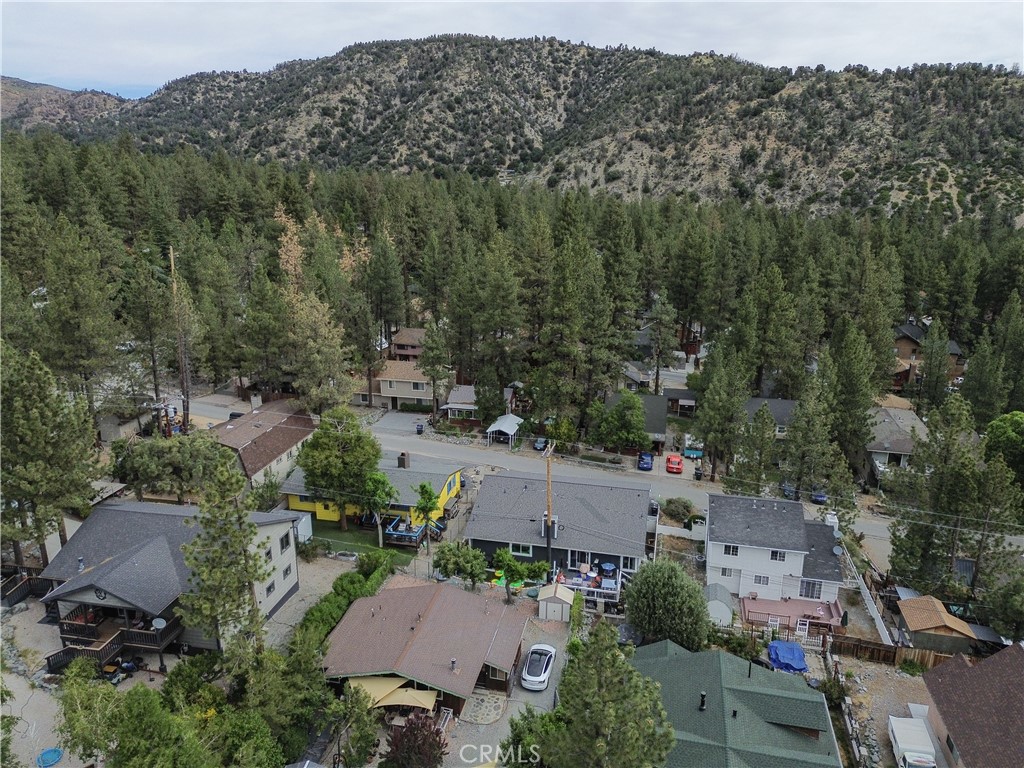 https://media.crmls.org/medias/28ce9ef3-97b0-4eae-9898-4183dca9b054.jpg?preset=X-Large