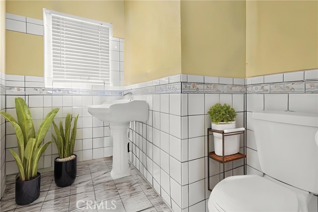Detail Gallery Image 9 of 15 For 704 S Taylor Ave, Montebello,  CA 90640 - 4 Beds | 2/1 Baths
