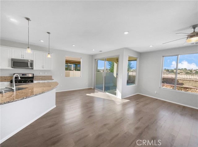 11444 River Run st., Apple Valley CA: https://media.crmls.org/medias/28d1c084-b881-426f-b748-3573b5ba9ee5.jpg