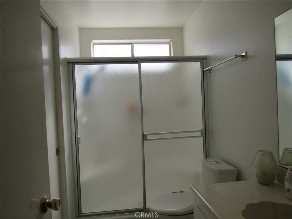 https://media.crmls.org/medias/28d29205-96f1-4704-bf02-08d0475ce0a2.jpg?preset=X-Large