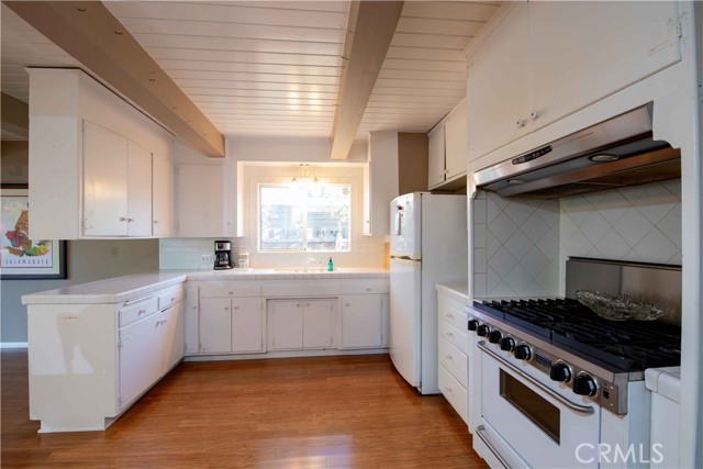 22654 Dolorosa Street, Woodland Hills CA: https://media.crmls.org/medias/28d3c419-ad9c-4579-9ae0-20922eb8d498.jpg