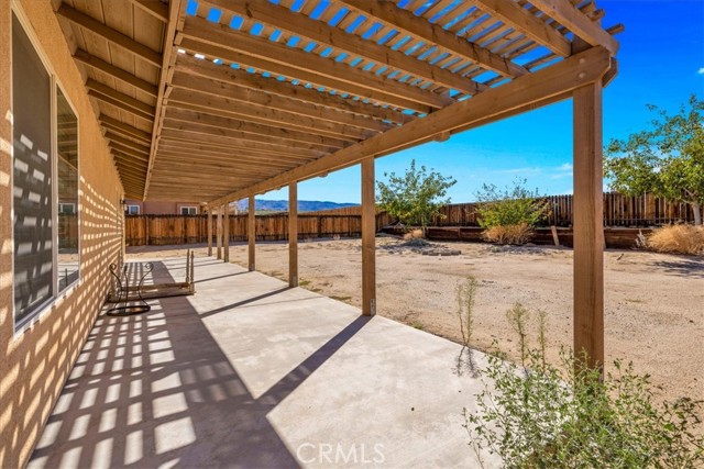 5154 Split Rock Avenue, 29 Palms CA: https://media.crmls.org/medias/28d3e3fa-5bf5-45cd-8ea9-827c18ae3410.jpg