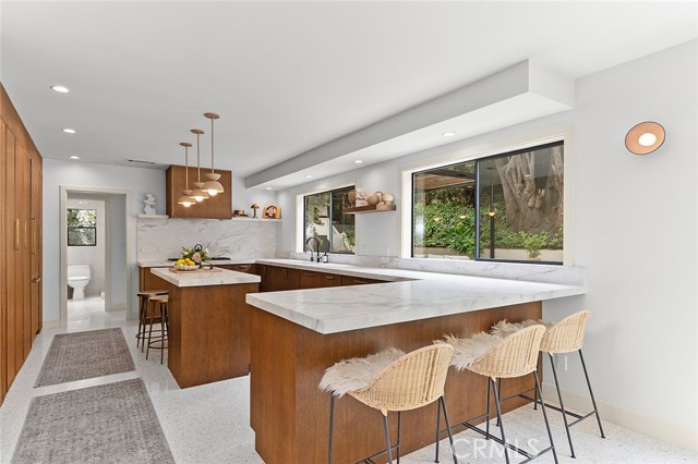 6360 E Vera Crest Drive, Long Beach CA: https://media.crmls.org/medias/28d474a5-e5dd-44eb-b51f-b4eb877bb309.jpg