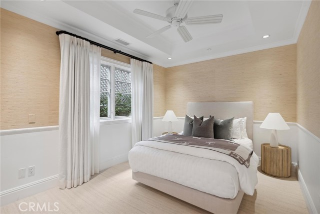 215 Marigold Avenue, Corona del Mar CA: https://media.crmls.org/medias/28d62cc5-4f5c-4b7a-8d68-f09c5d3ba58c.jpg