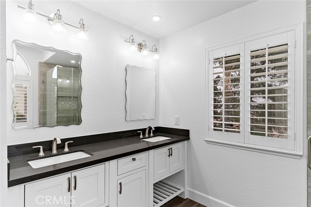 701 Black Oak Circle, Corona CA: https://media.crmls.org/medias/28d6328b-853a-470c-b4c8-e4f2b03f8606.jpg