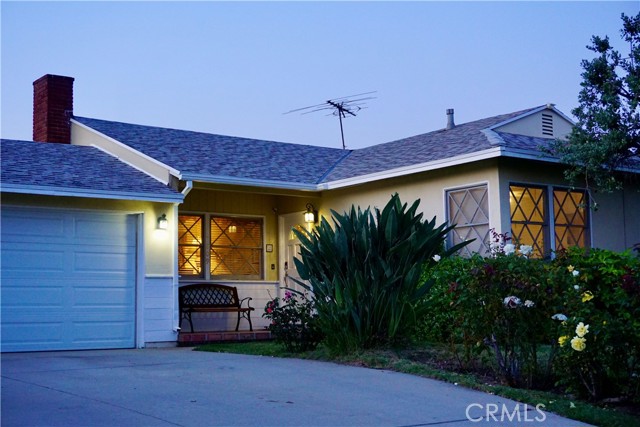 Detail Gallery Image 1 of 20 For 17809 San Jose St, Granada Hills,  CA 91344 - 3 Beds | 2 Baths
