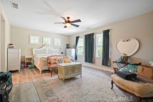 29123 Black Pine Way, Saugus CA: https://media.crmls.org/medias/28d7842c-b408-43a7-83e4-370c7412cc4e.jpg