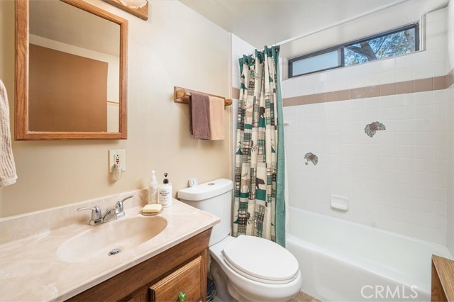 2229 Birchwood Way, Pine Mountain Club CA: https://media.crmls.org/medias/28d7c26c-0943-4688-a0e2-08fe40f5ca37.jpg