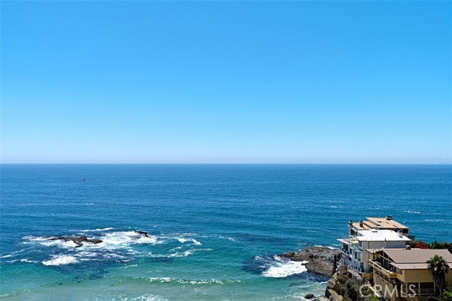 Detail Gallery Image 9 of 43 For 31755 Coast #403,  Laguna Beach,  CA 92651 - 2 Beds | 2 Baths