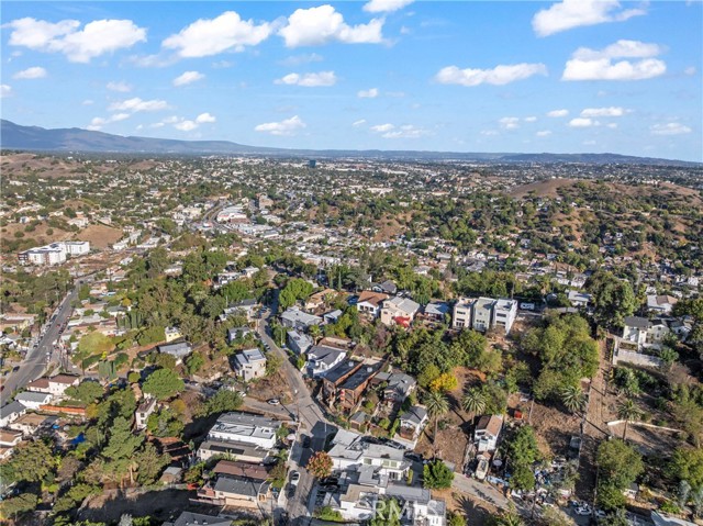 Detail Gallery Image 15 of 37 For 3320 Reynolds, Montecito Heights,  CA 90032 - 3 Beds | 2 Baths