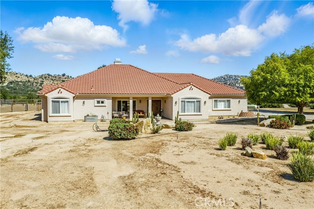 10204 Mount Olympus Valley Road, Fallbrook CA: https://media.crmls.org/medias/28d870ca-05cf-462e-8a31-10d30b569d7a.jpg